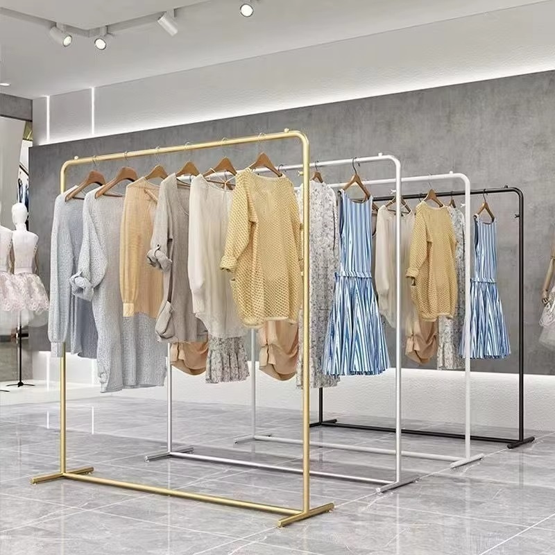 Porte-vêtements doré de luxe e - Home Decor Retail Stores avis et prix