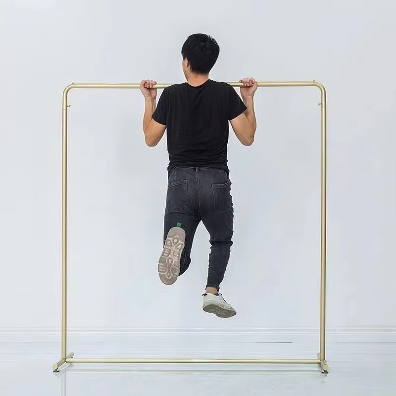 Porte-vêtements doré au Design - Home Decor Retail Stores avis et prix